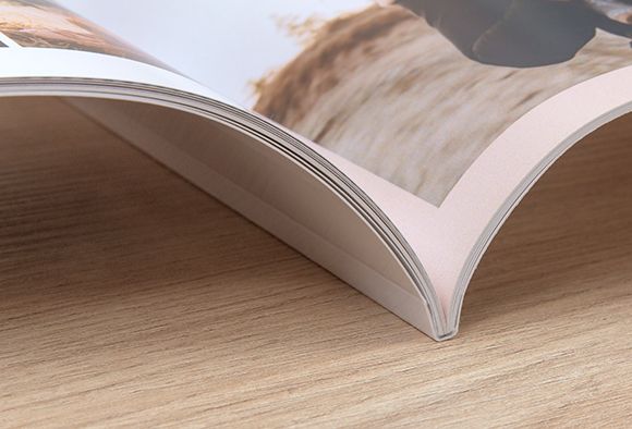 05-square-softcover-photobook-flexibility-01